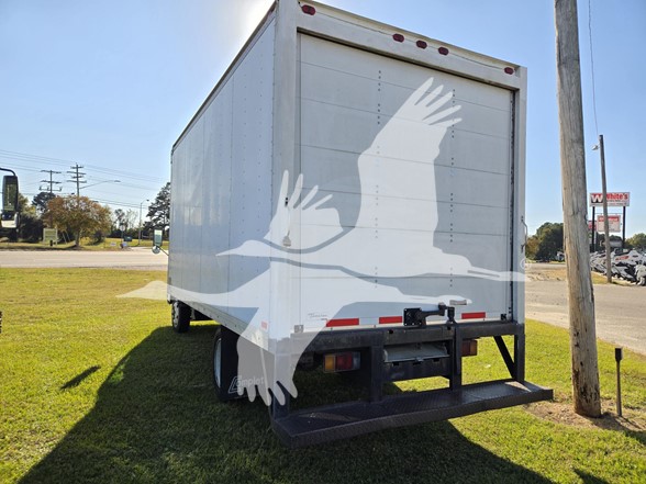 2007 ISUZU NQR 21368P - image 3 of 6