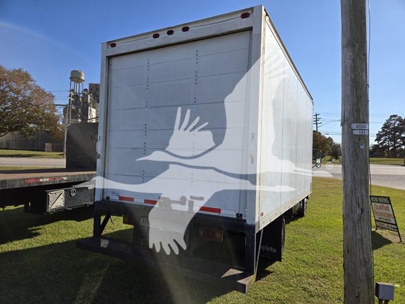 2007 ISUZU NQR 21368P - image 4 of 6