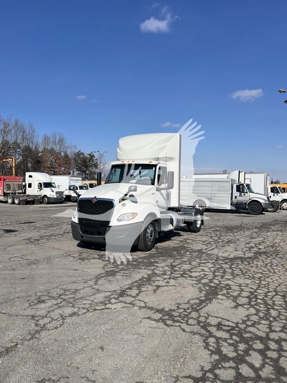 2019 INTERNATIONAL LT 1919 - image 3 of 5