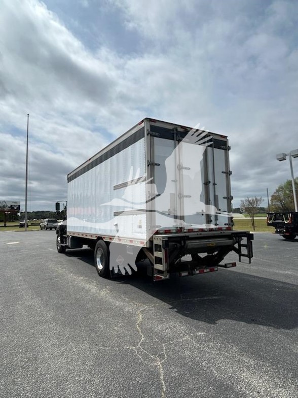 2015 HINO 338 21565CON - image 4 of 6