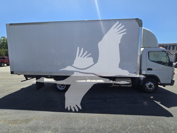 2015 MITSUBISHI FUSO FE180 21597CON - image 4 of 6